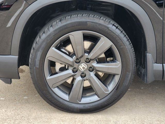 Used 2025 Honda Pilot Sport image 17