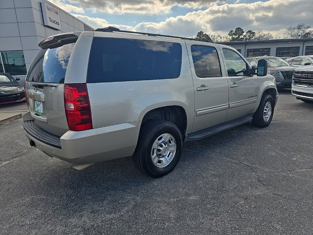 Used 2013 Chevrolet Suburban 2500 LT image 10