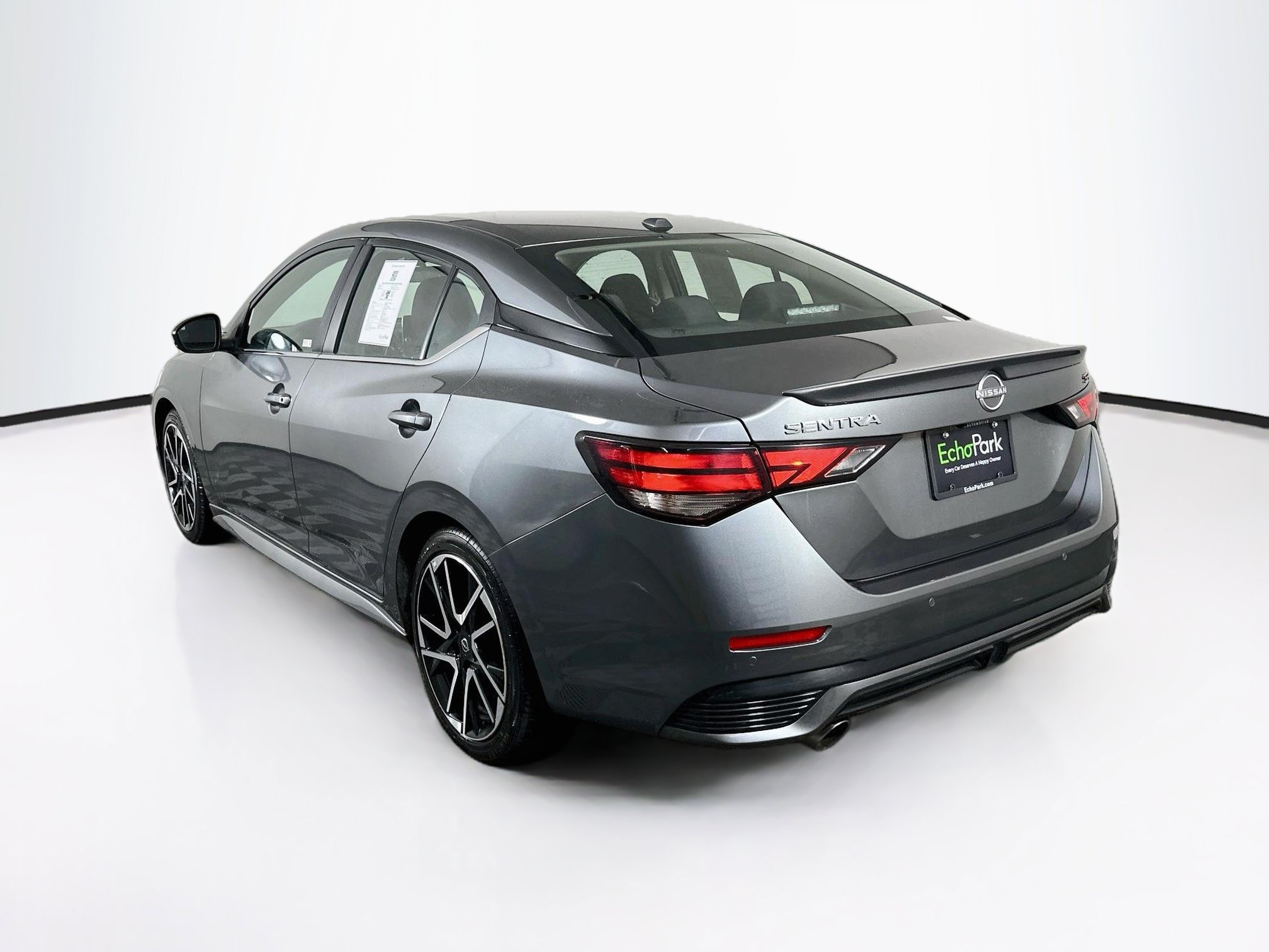 Used 2025 Nissan Sentra SR FWD image 5