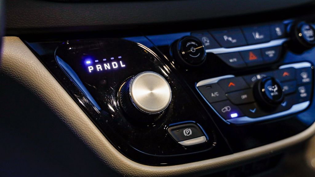 Certified 2024 Chrysler Pacifica Touring-L image 24