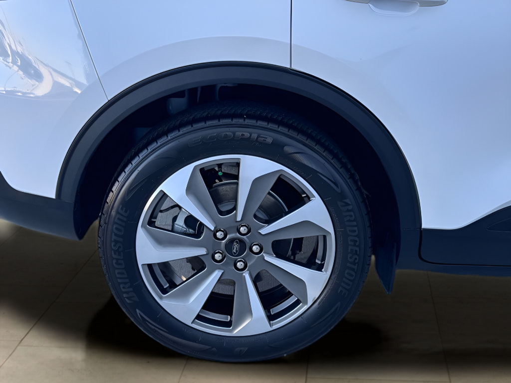 Used 2025 Ford Escape Platinum w/ Premium Technology Package FWD image 43