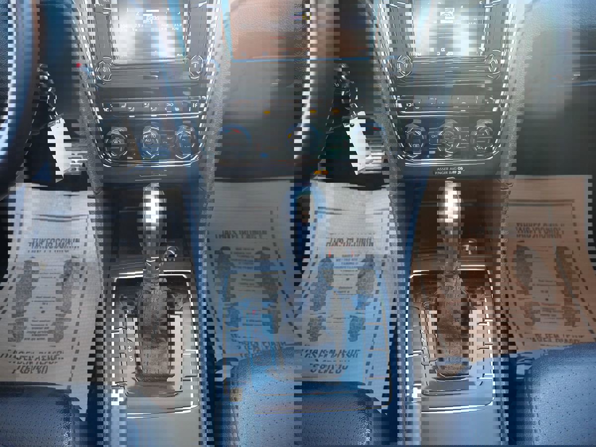 Used 2017 Volkswagen Passat 1.8T R-Line image 12