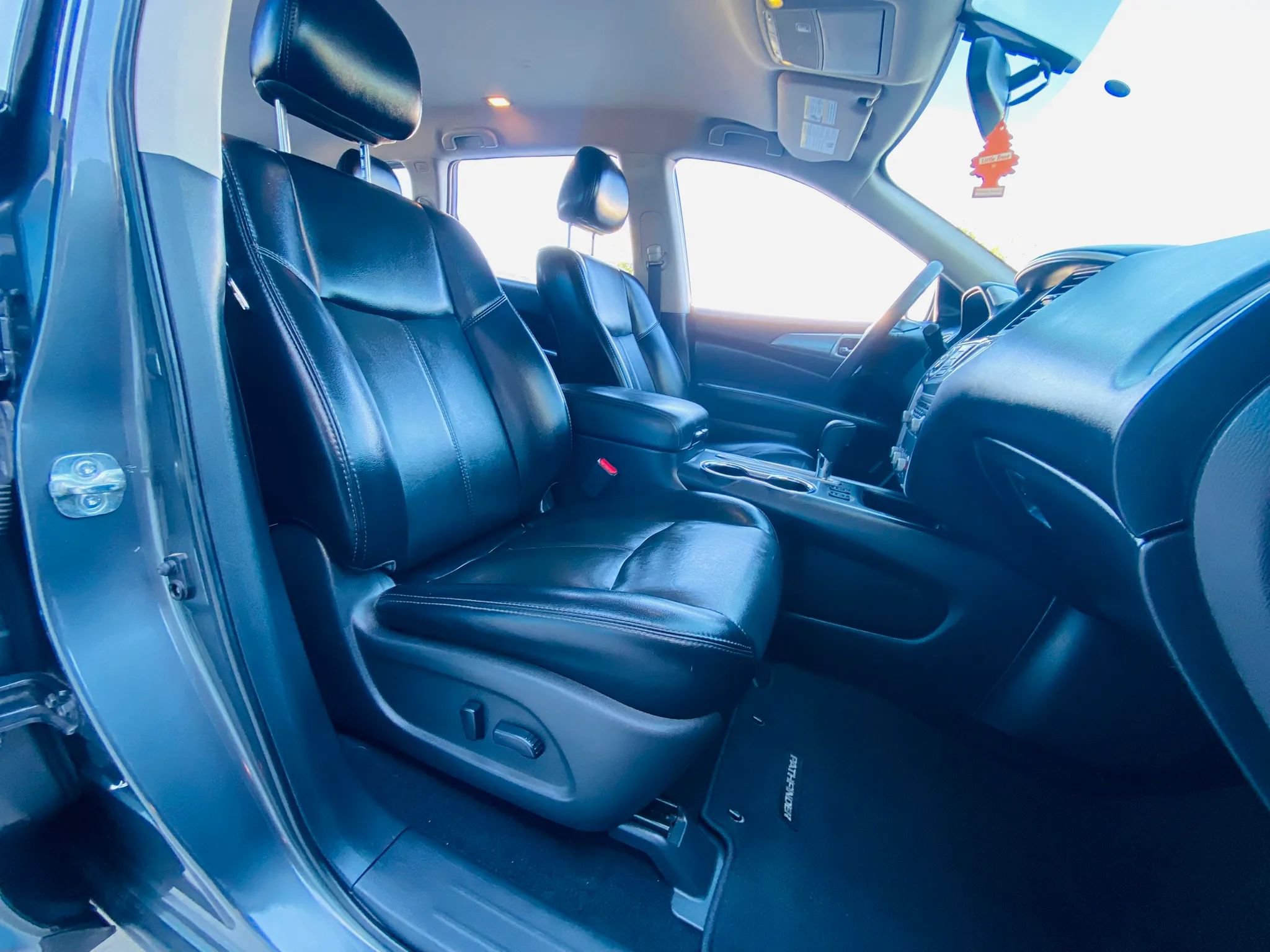 Used 2019 Nissan Pathfinder SL FWD image 30