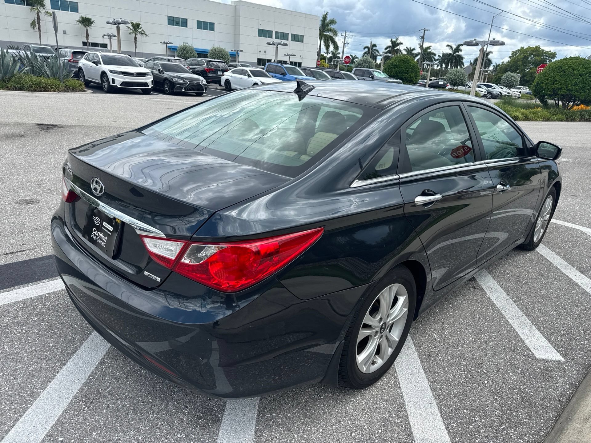 Used 2013 Hyundai Sonata Limited w/ Premium Pkg FWD image 5