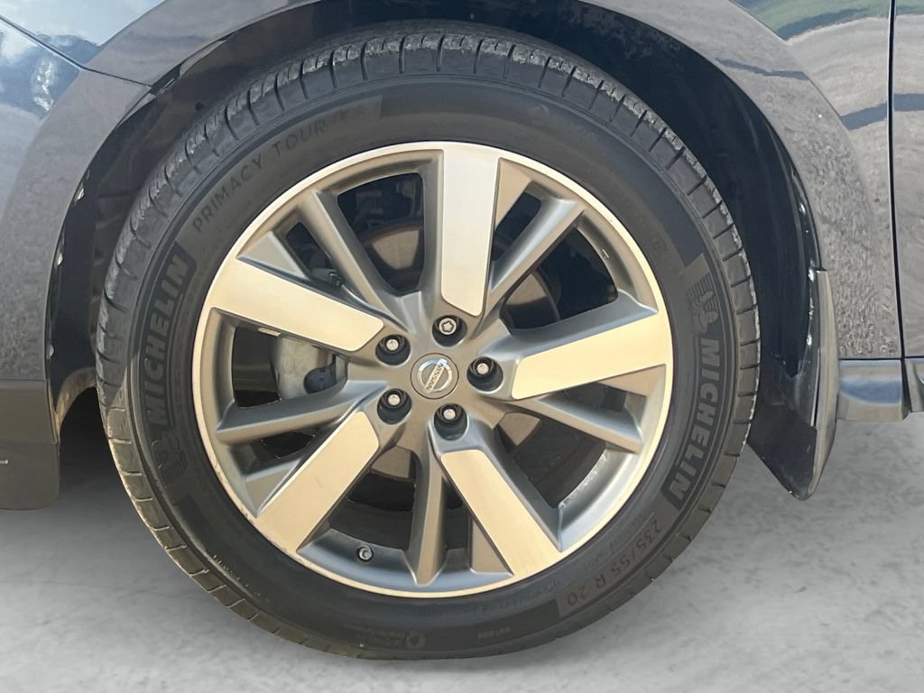 Used 2014 Nissan Pathfinder Platinum w/ Platinum Premium Package FWD image 23