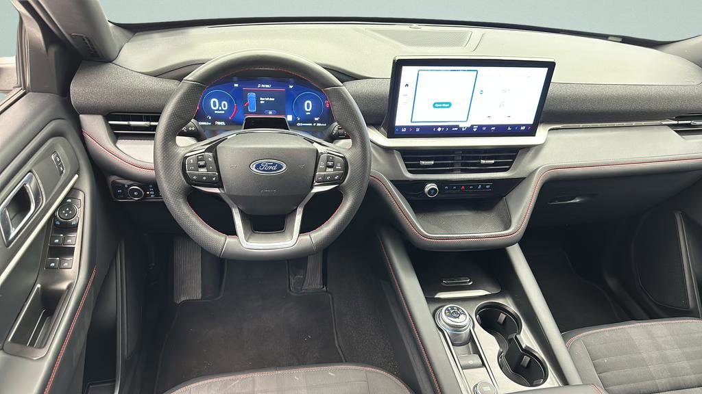 Used 2025 Ford Explorer ST-Line w/ ST-Line Street Pack AWD/4WD image 11