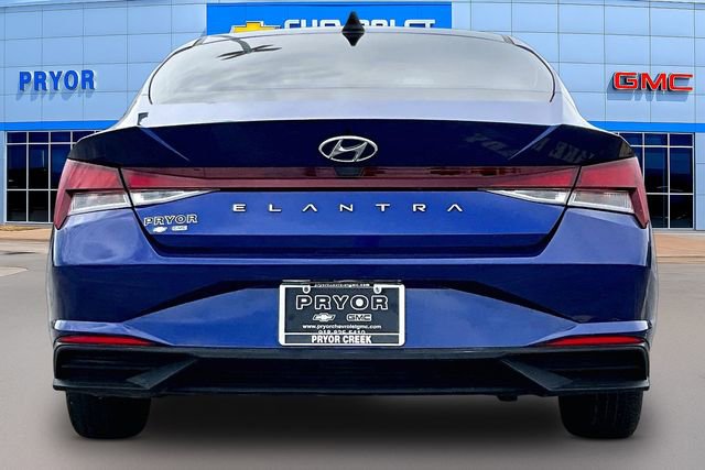 Used 2021 Hyundai Elantra SE FWD image 6