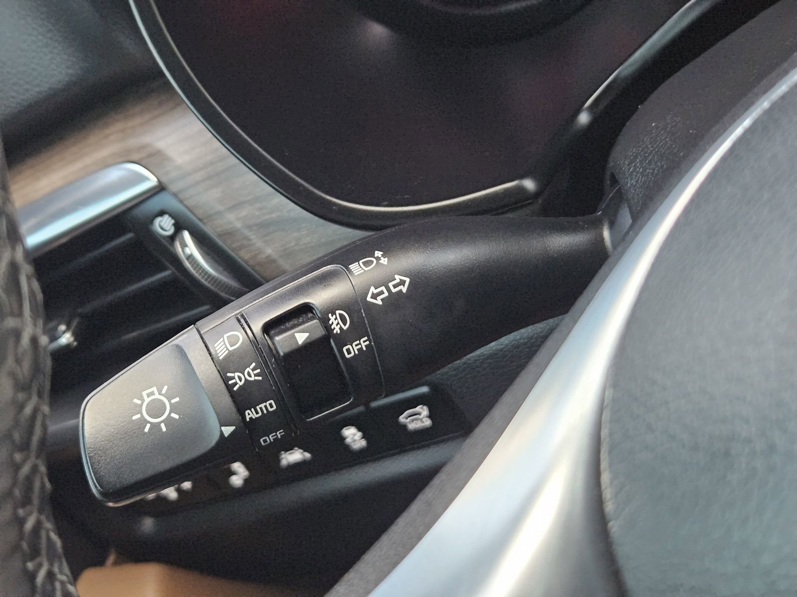 Used 2022 Kia Telluride SX w/ SX Prestige Package image 23