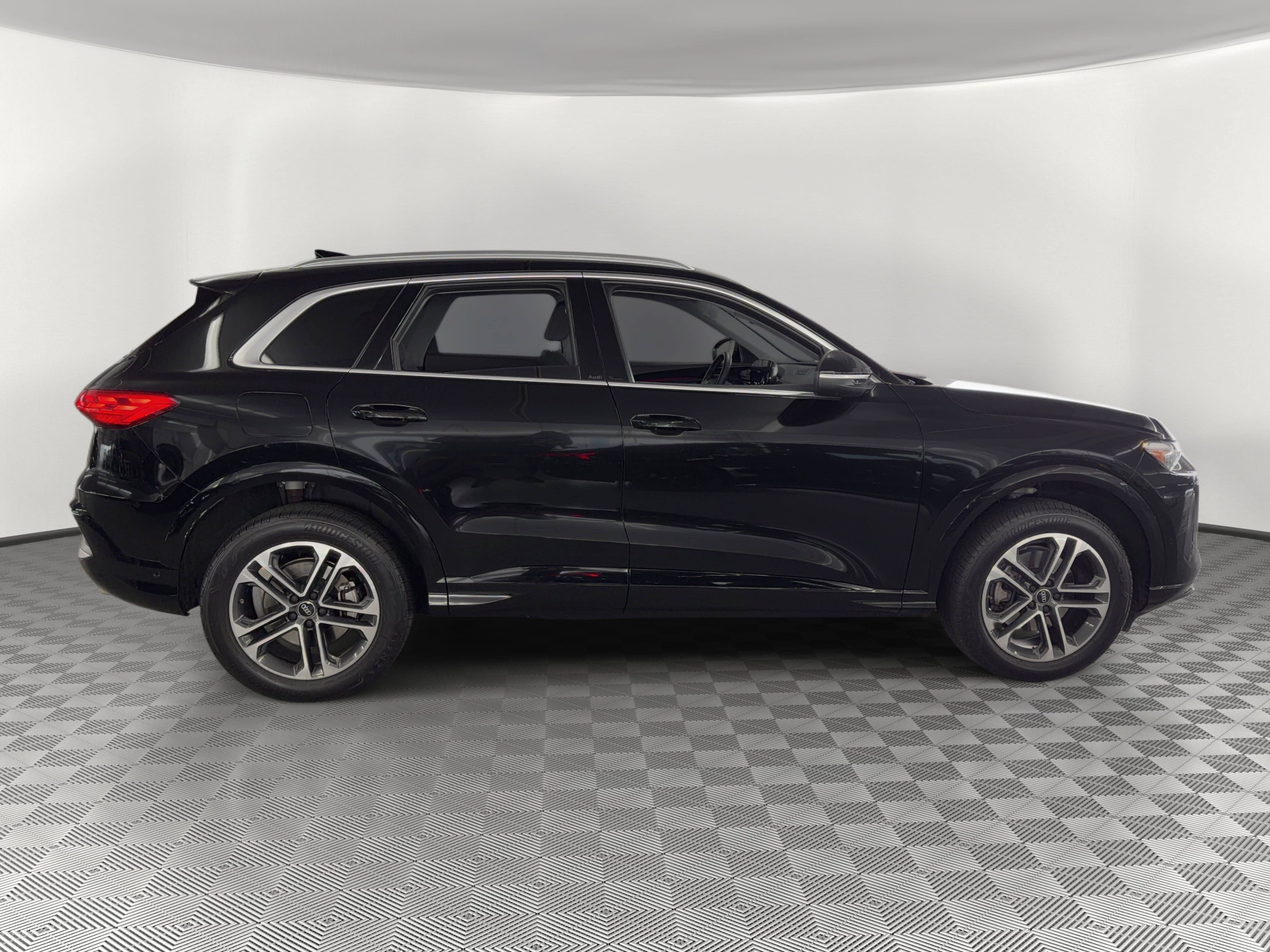 Certified 2025 Audi Q5 Premium Plus w/ Premium Plus image 8