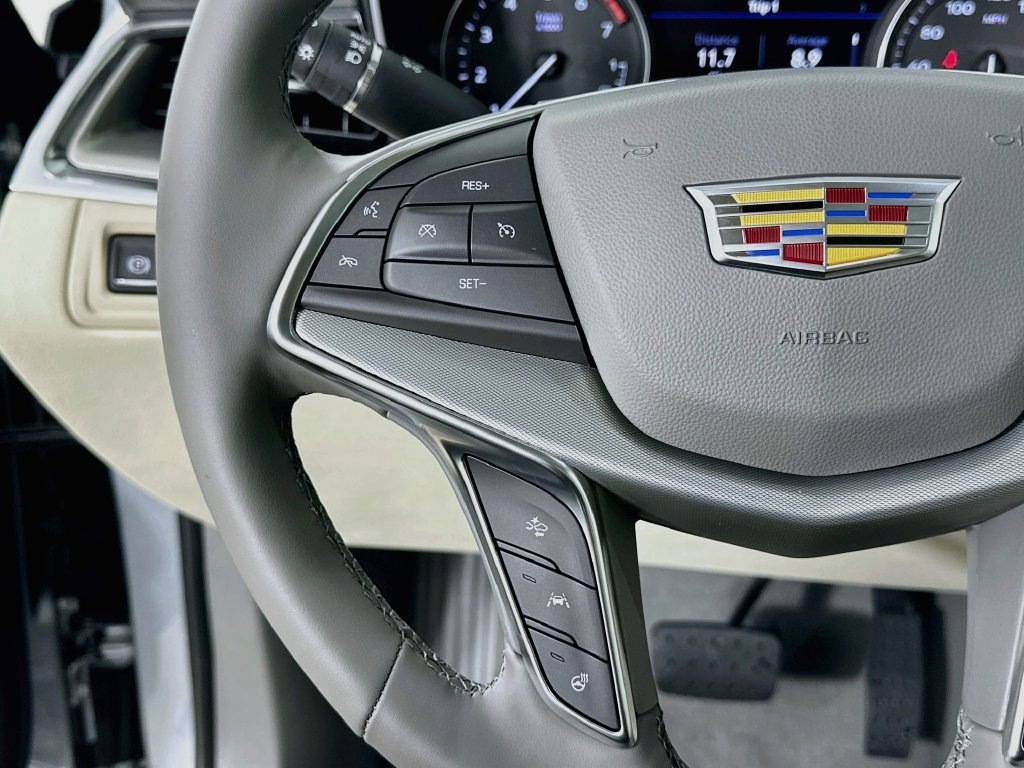 New 2026 Cadillac XT5 Premium Luxury w/ LPO, Floor Liner Package AWD/4WD image 12