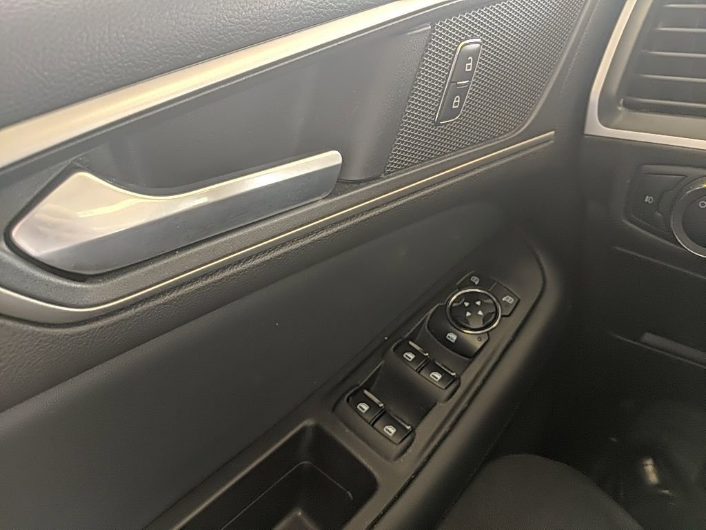 Used 2023 Ford Edge SEL w/ Sport Appearance Package AWD/4WD image 24