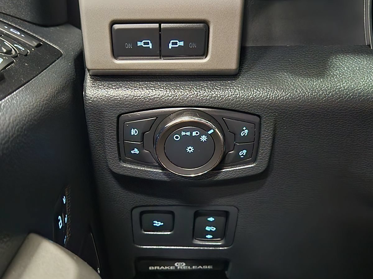 Used 2022 Ford F350 Lariat w/ Lariat Ultimate Package AWD/4WD image 43