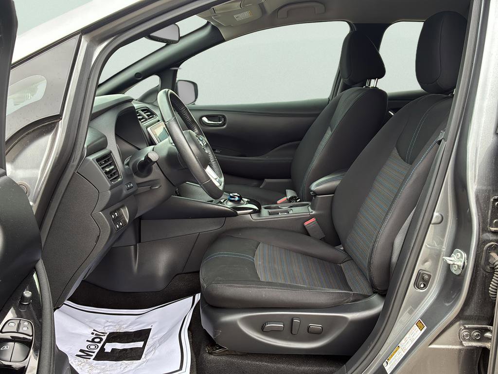 Used 2020 Nissan Leaf SV w/ SV Technology Package image 18