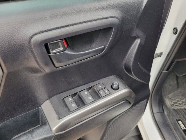 Used 2020 Toyota Tacoma SR5 image 12