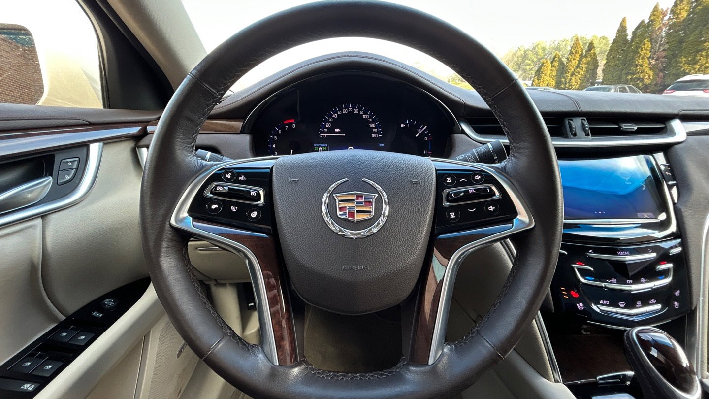 Used 2014 Cadillac XTS Luxury image 31