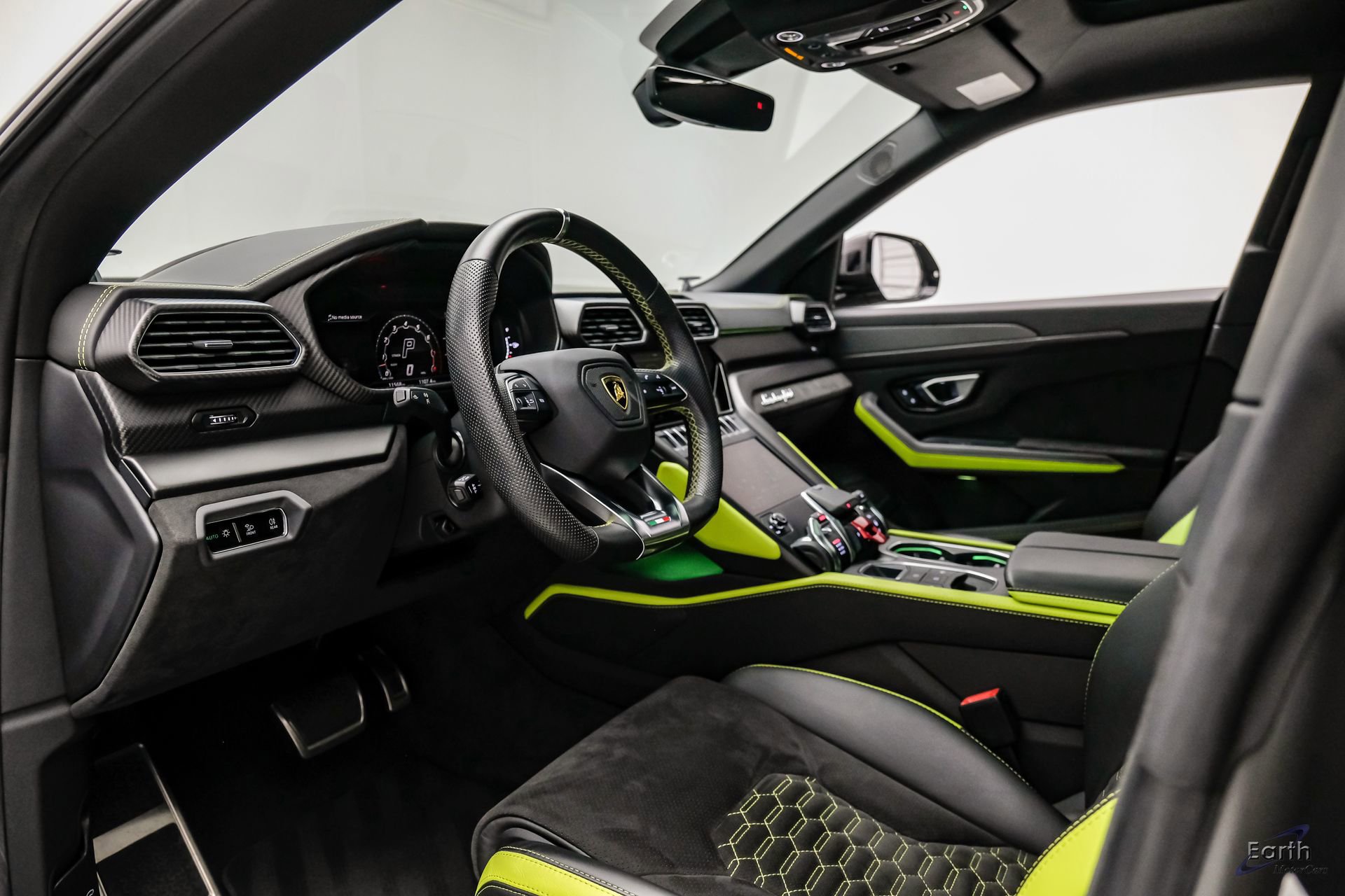 Used 2022 Lamborghini Urus image 40