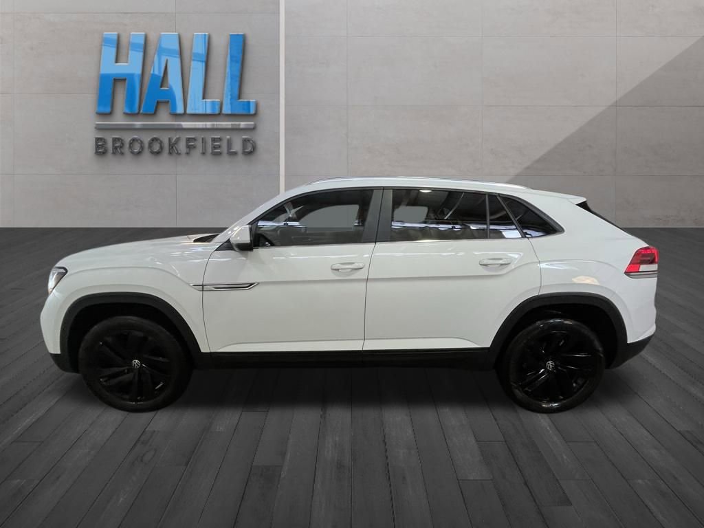Certified 2023 Volkswagen Atlas Cross Sport SE w/ Panoramic Sunroof Package image 3