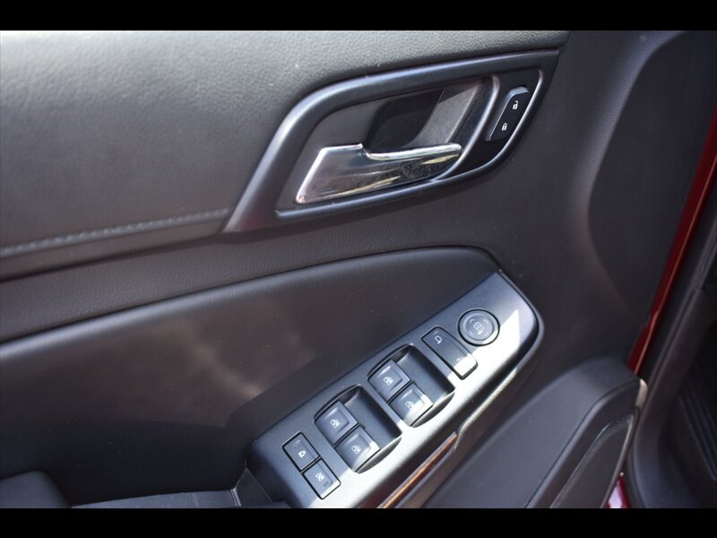 Used 2017 Chevrolet Suburban LS RWD image 18