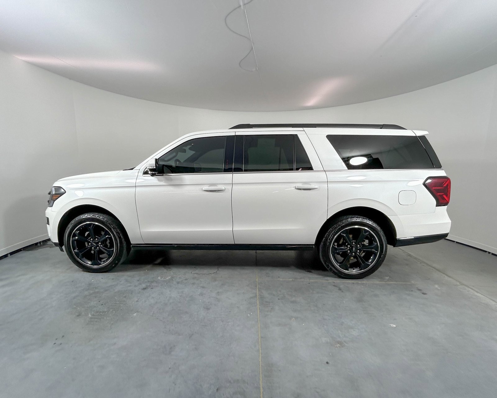 Used 2024 Ford Expedition Max Limited image 8