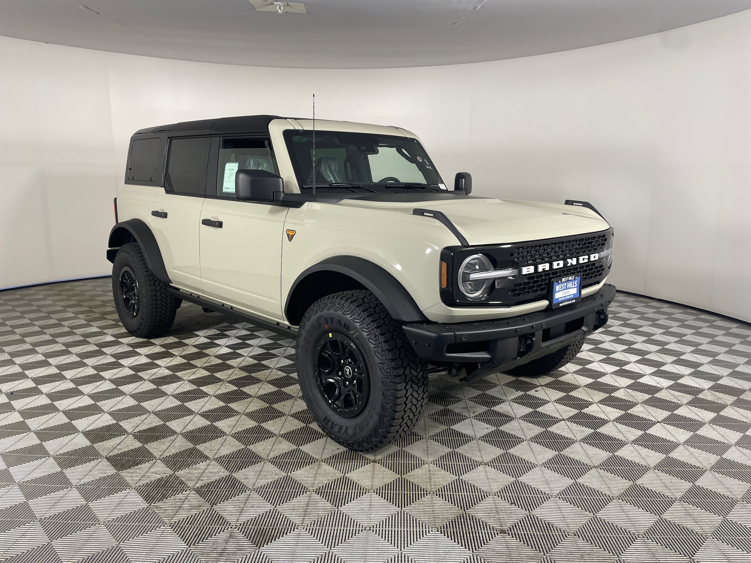 New 2026 Ford Bronco Badlands w/ Wildtrak Package AWD/4WD image 21