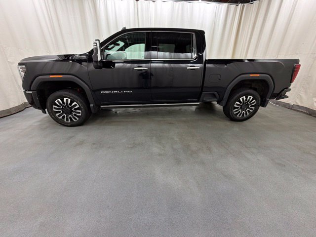 Used 2024 GMC Sierra 2500 Denali Ultimate AWD/4WD image 3