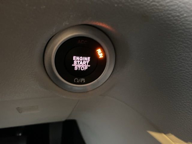 Used 2024 Chrysler Pacifica Touring-L image 25