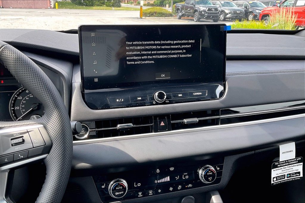 New 2026 Mitsubishi Outlander LE AWD/4WD image 7