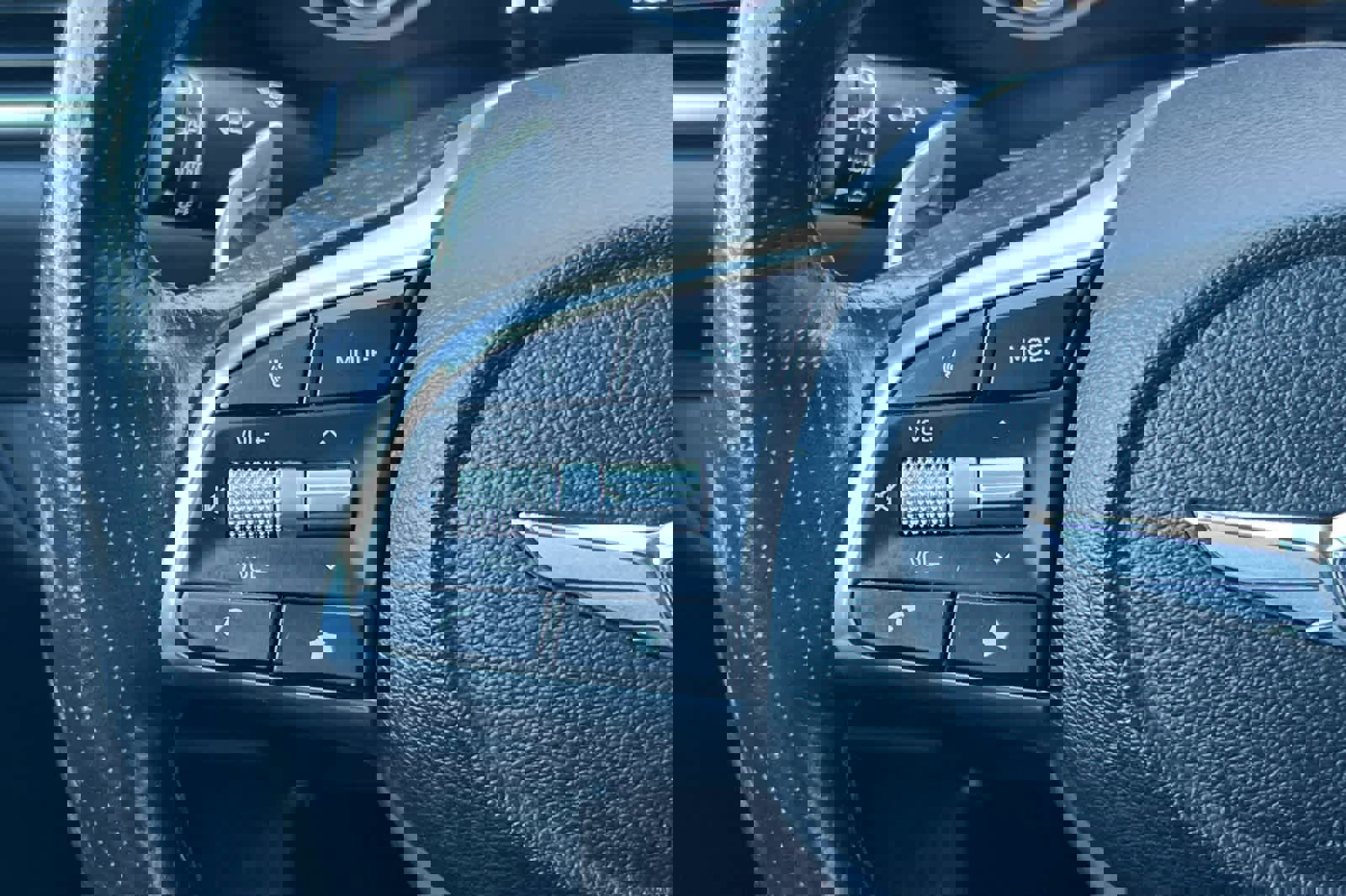 Used 2022 Genesis G70 2.0T image 26