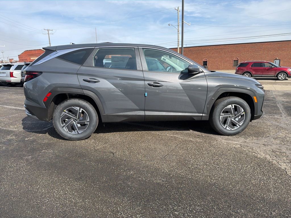 New 2026 Hyundai Tucson Blue SE image 8