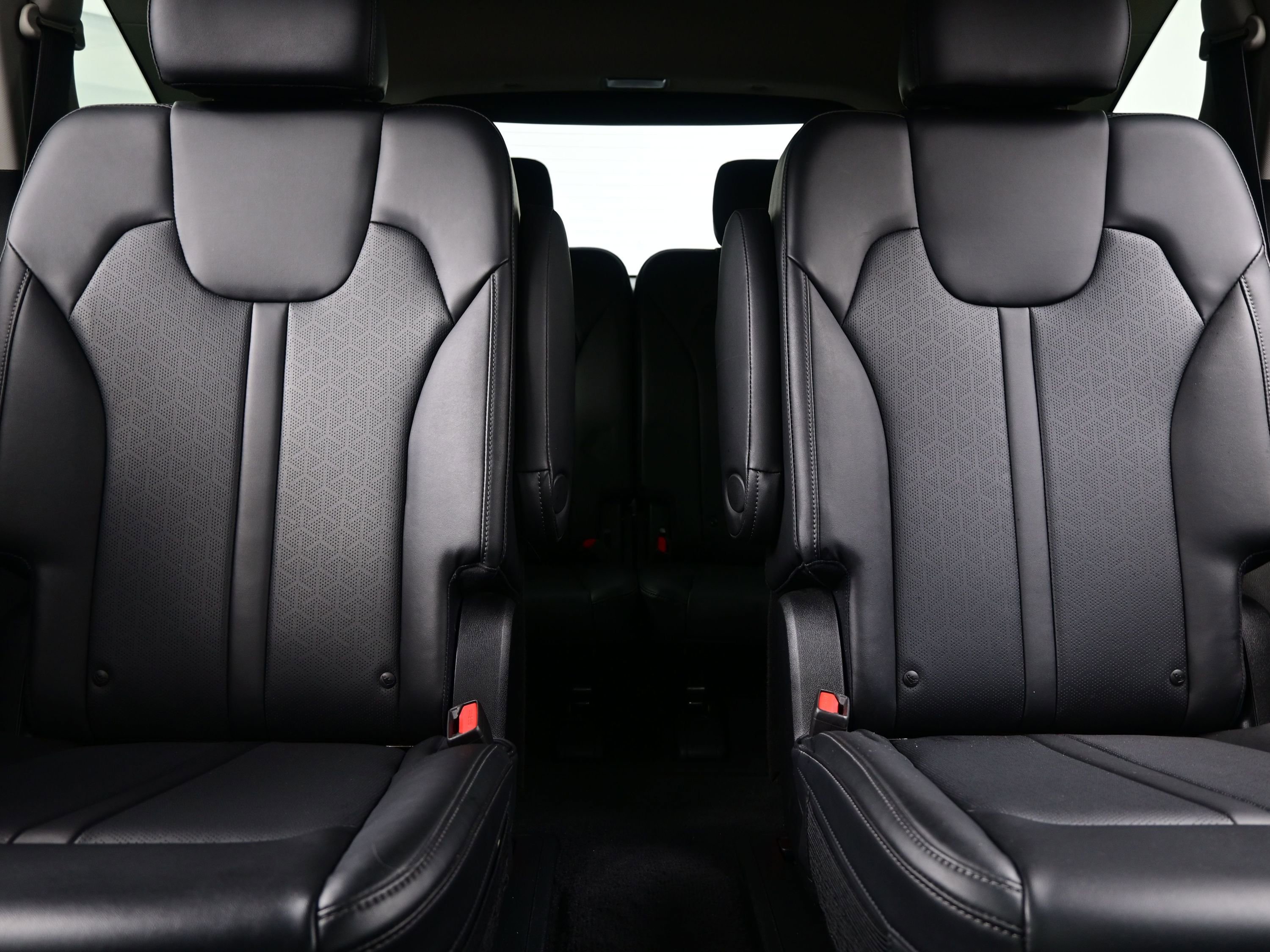 Used 2023 Kia Sorento SX image 16