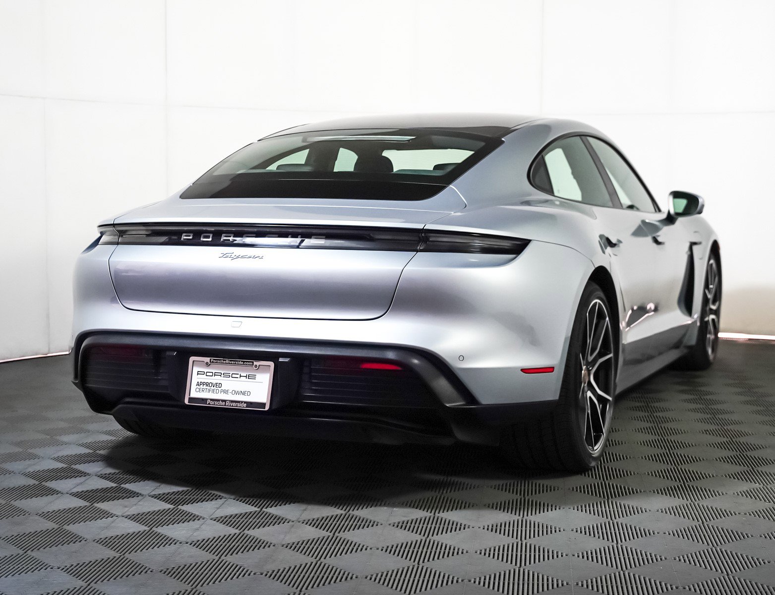 Certified 2023 Porsche Taycan image 10