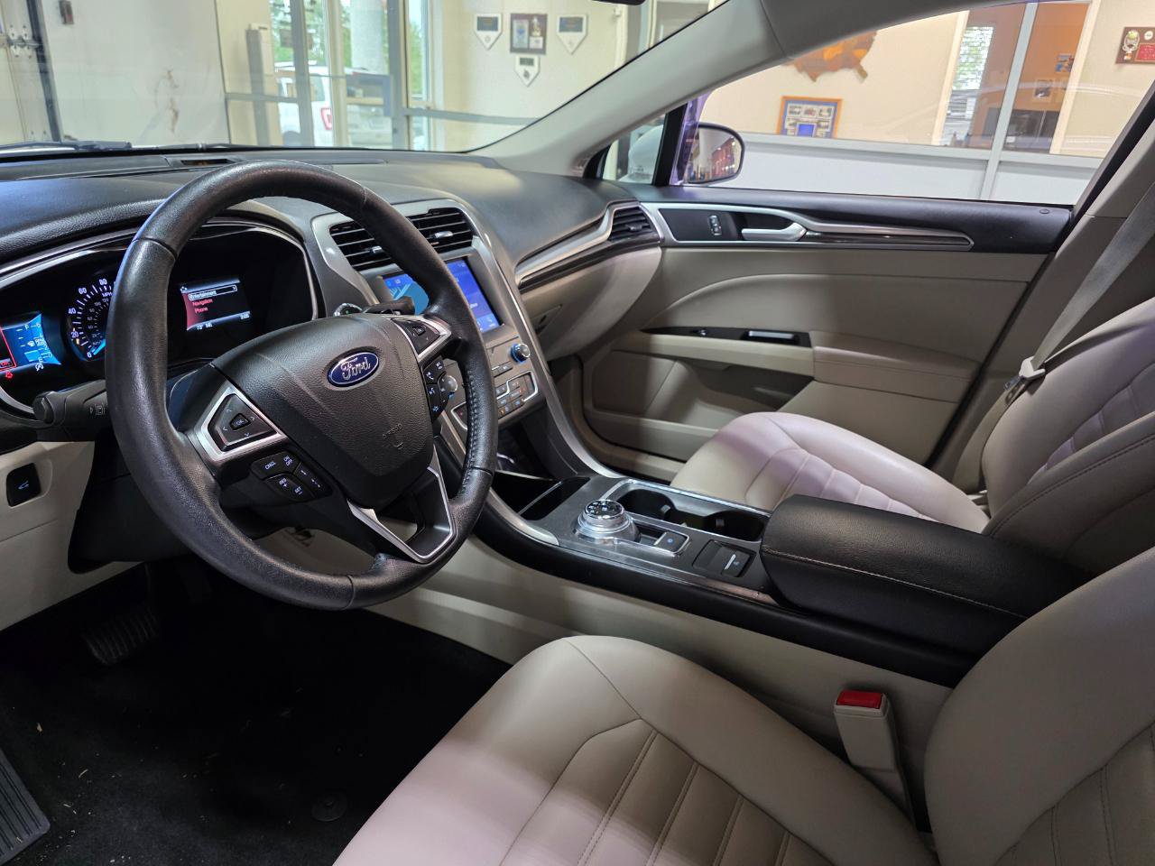 Used 2019 Ford Fusion SEL FWD image 16