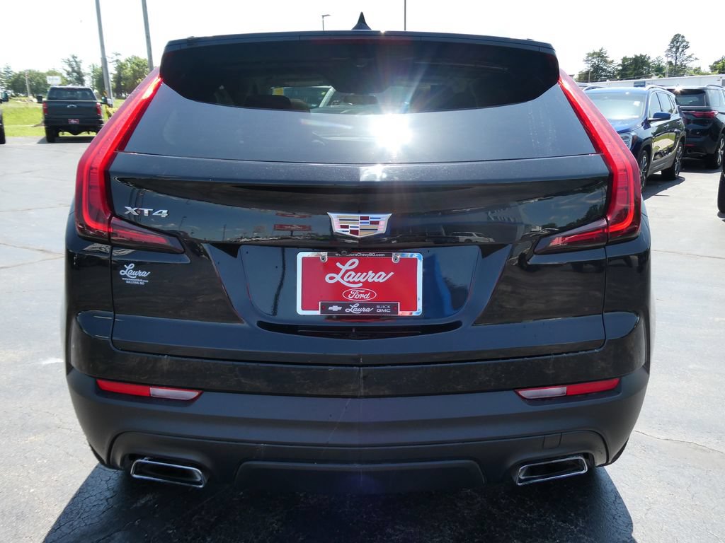 Used 2019 Cadillac XT4 Luxury w/ Cold Weather Package FWD image 6