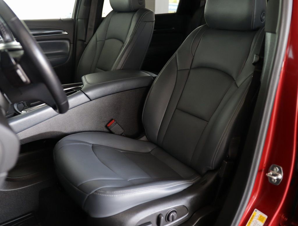 Used 2022 Buick Enclave Essence w/ Sport Touring Edition image 23
