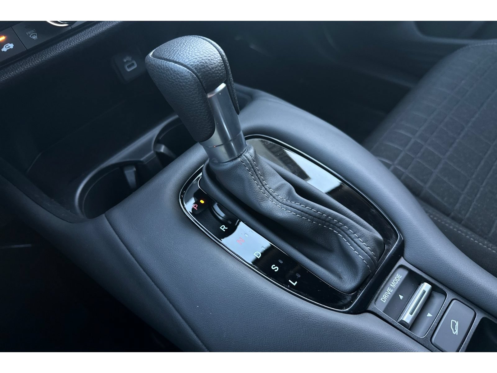 Used 2024 Honda HR-V LX image 34
