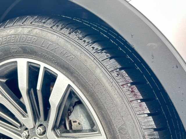 Used 2016 Ford Explorer Platinum image 16