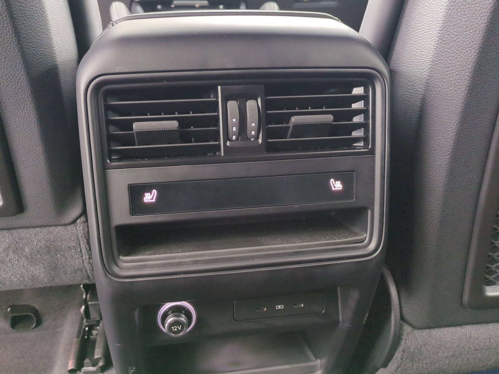 Certified 2025 Porsche Cayenne AWD/4WD image 19