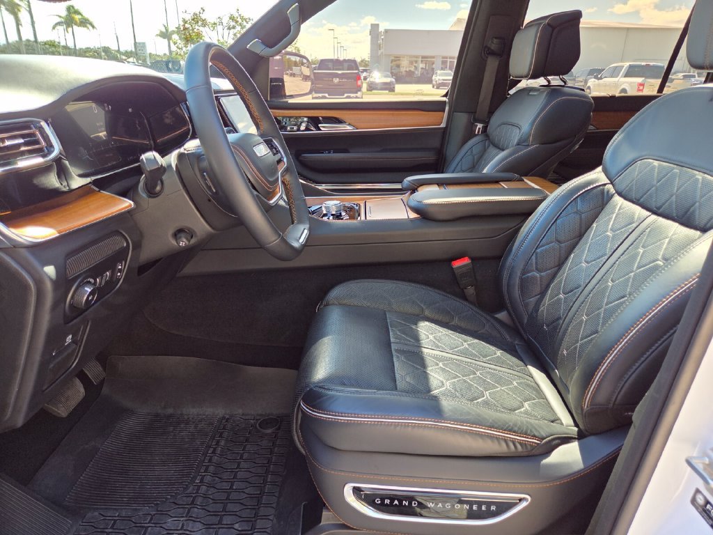 Used 2023 Jeep Grand Wagoneer Series III AWD/4WD image 26