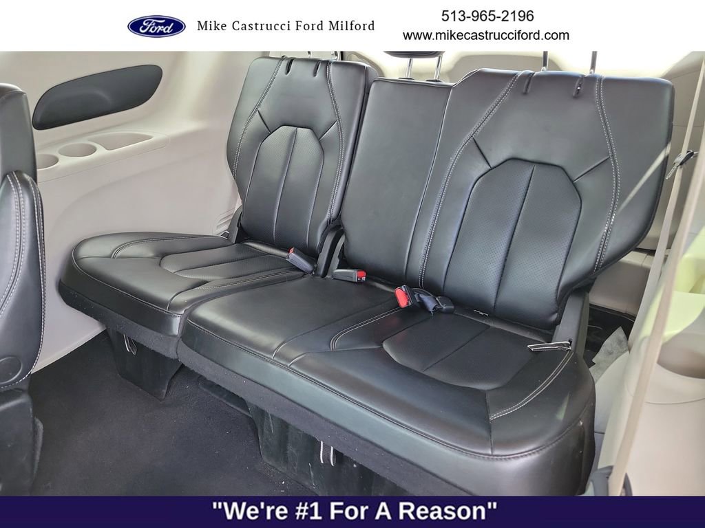 Used 2023 Chrysler Pacifica Touring-L FWD image 27