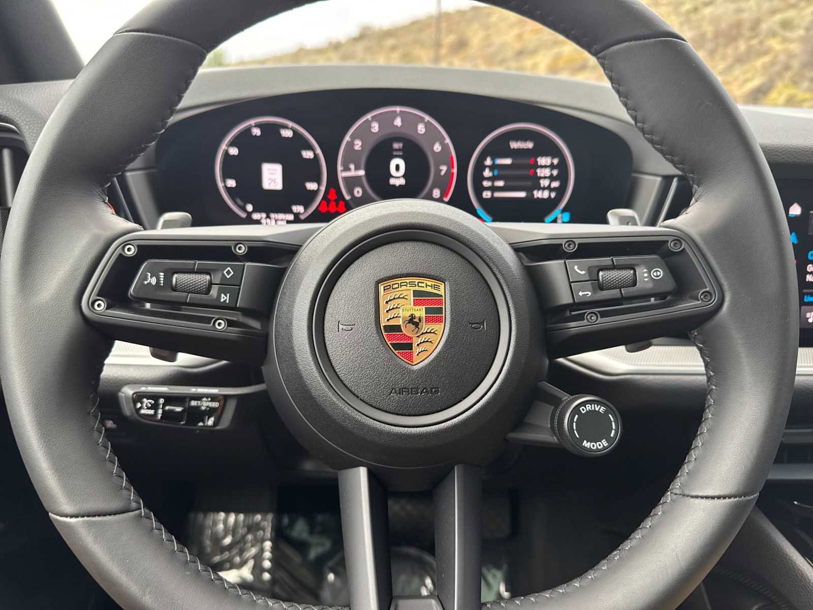 Certified 2025 Porsche Cayenne image 25