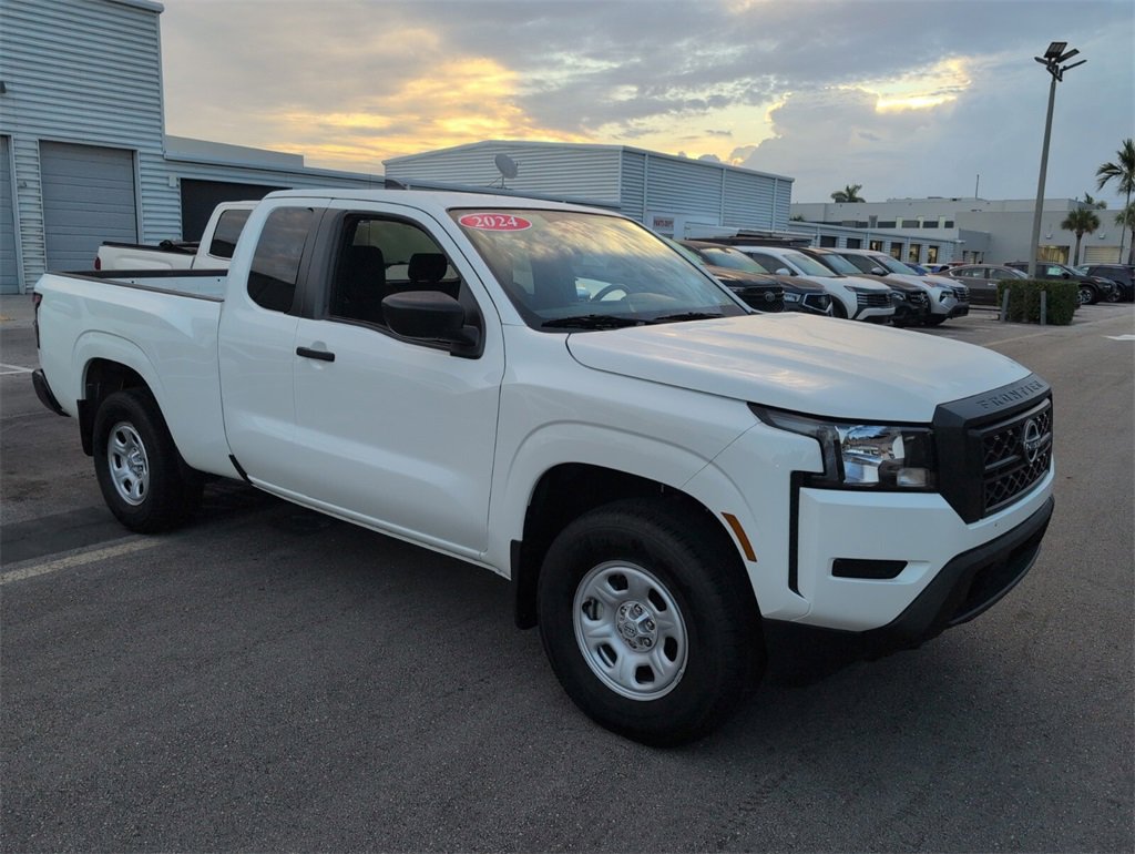 Used 2024 Nissan Frontier S w/ Technology Package image 3