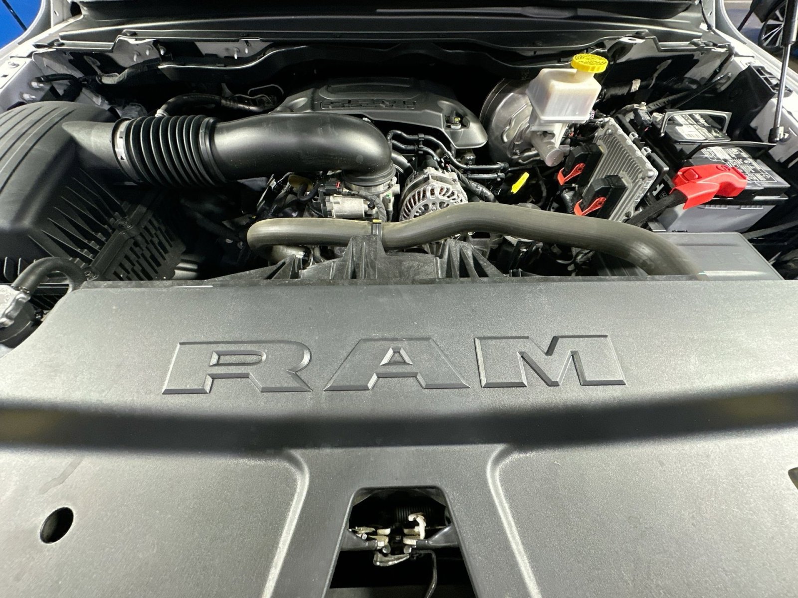 Used 2021 RAM 1500 Limited w/ Body Color Bumper Group image 34