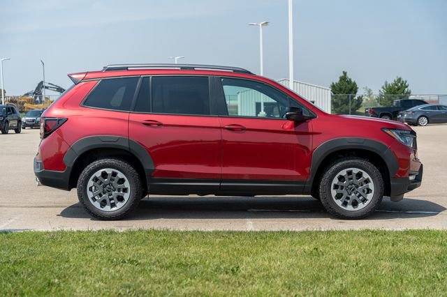Used 2025 Honda Passport TrailSport image 11