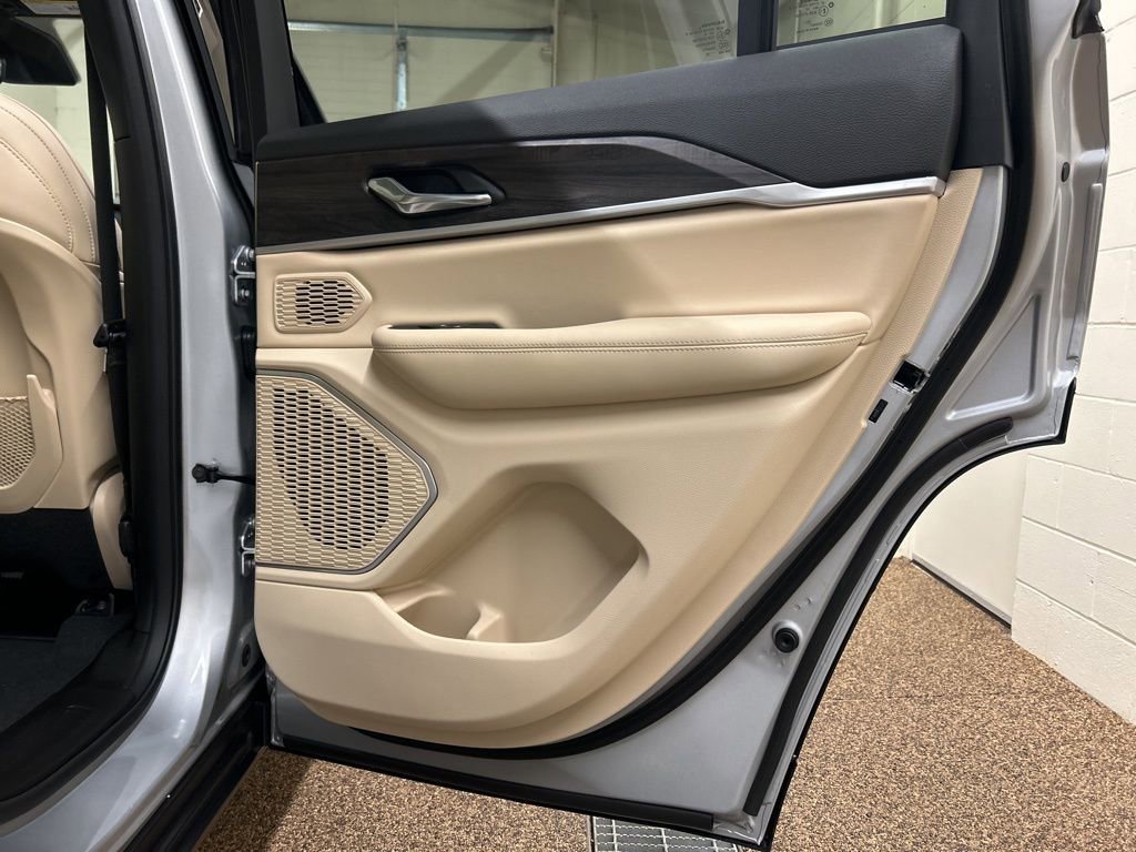 New 2026 Jeep Grand Cherokee Limited image 15