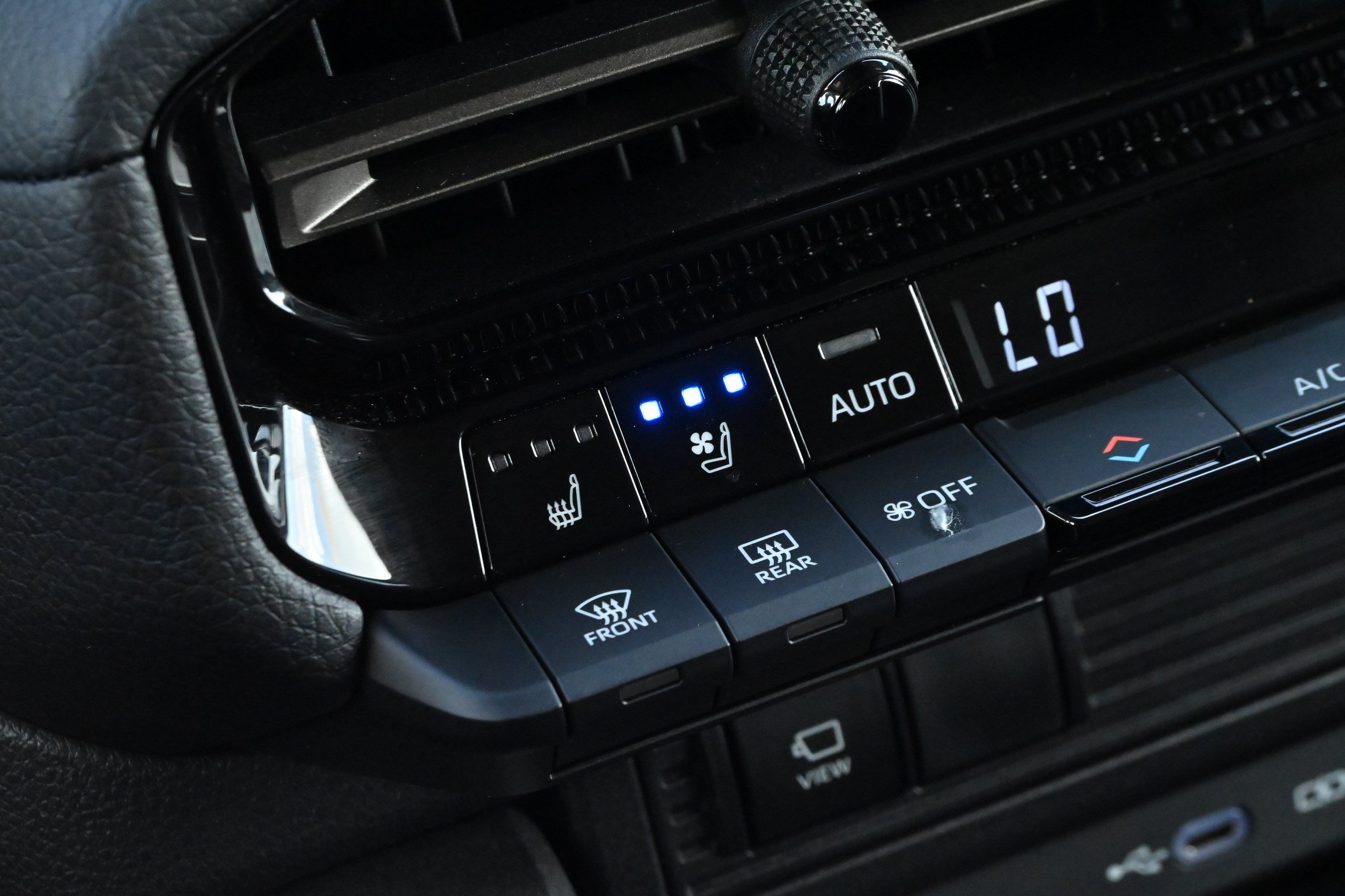 Used 2025 Toyota Land Cruiser w/ Premium Package AWD/4WD image 37