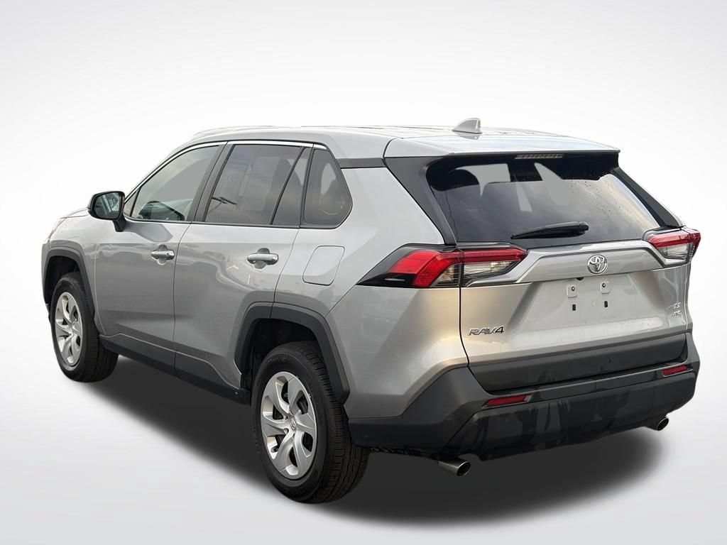 Used 2025 Toyota RAV4 LE AWD/4WD image 7