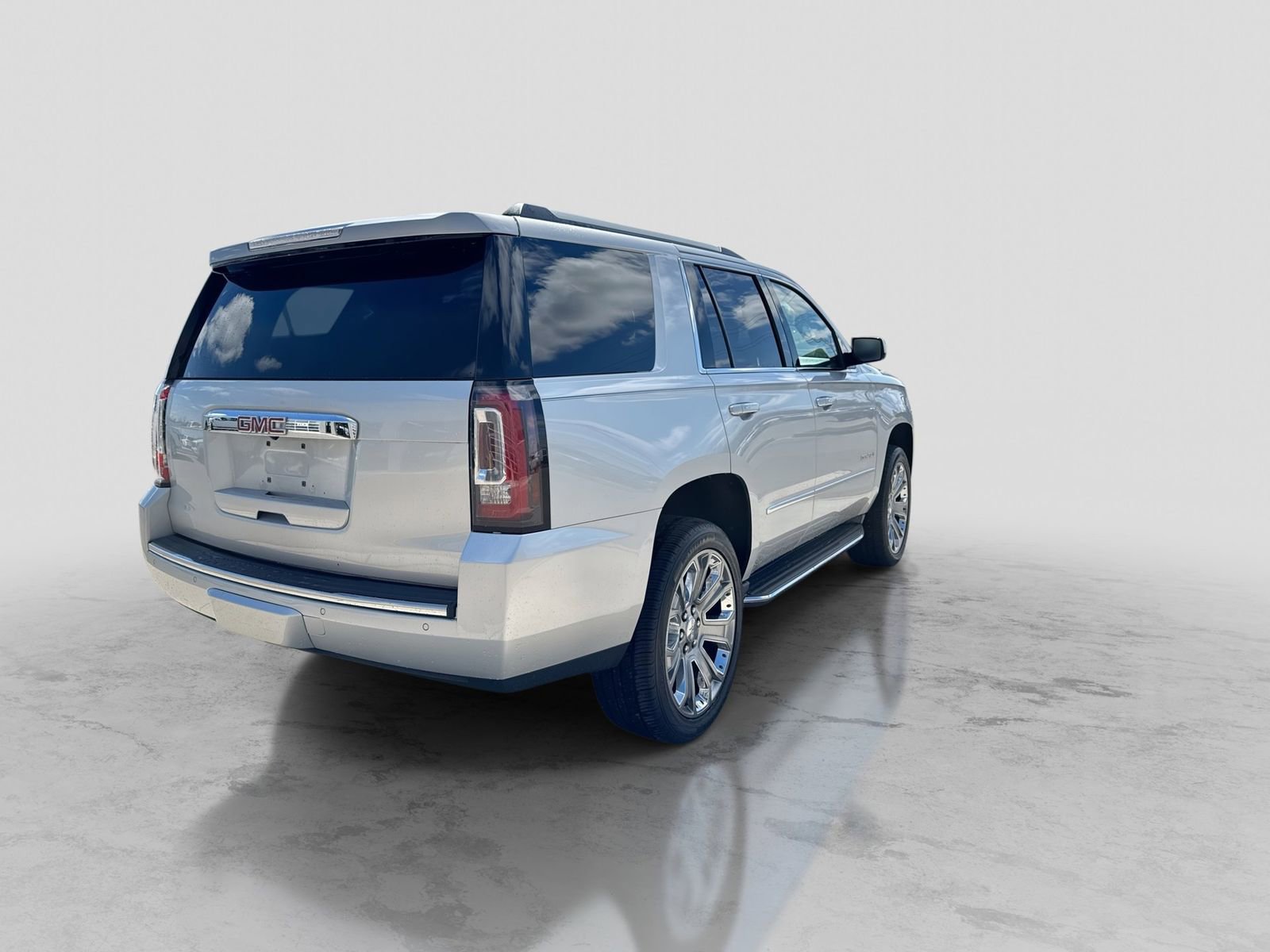 Used 2016 GMC Yukon Denali w/ Open Road Package AWD/4WD image 8