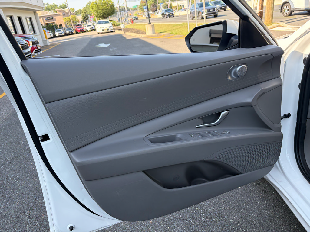 Used 2023 Hyundai Elantra SEL FWD image 20