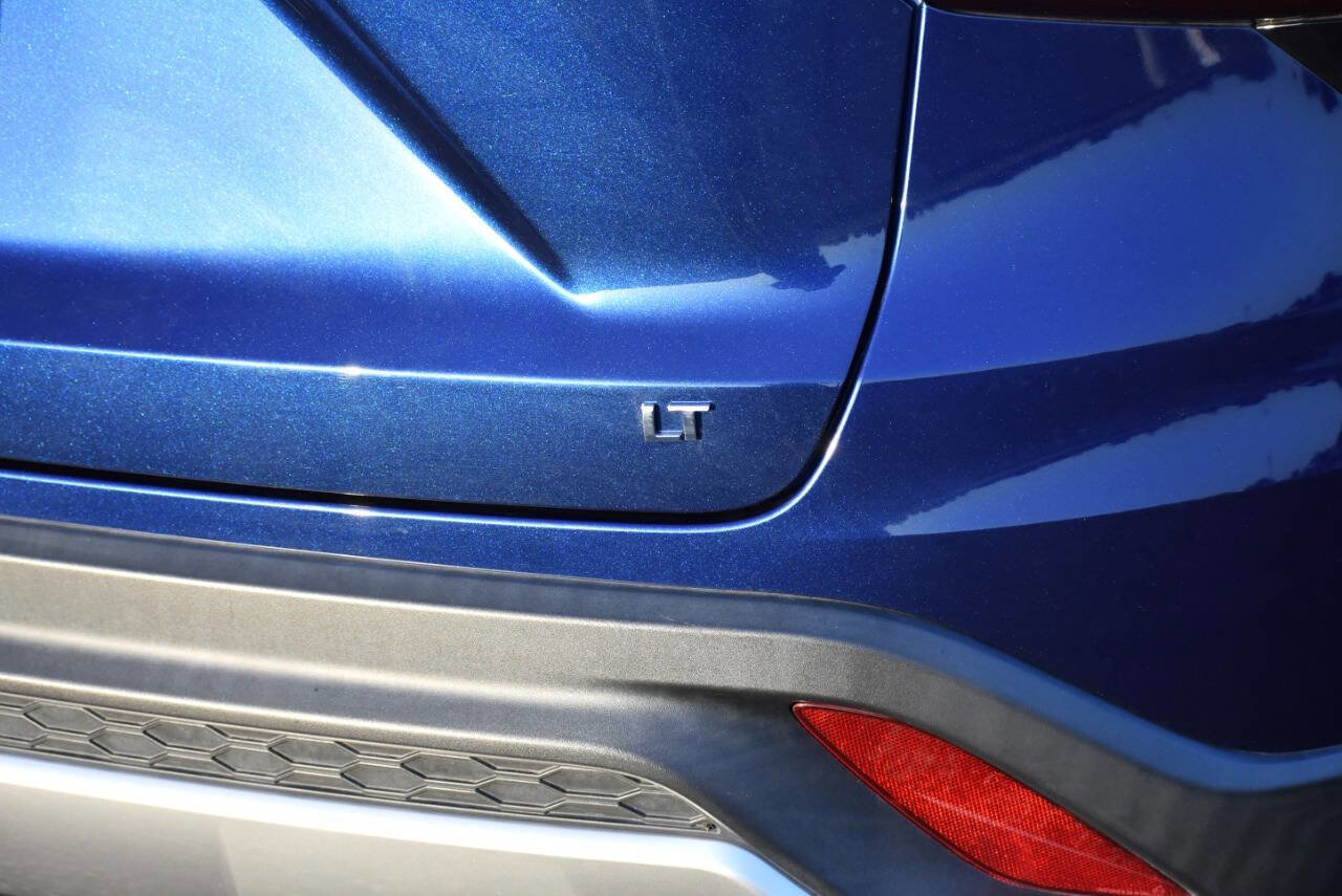 Used 2024 Chevrolet Trax LT w/ Sunroof Package FWD image 17