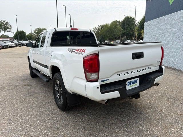Used 2017 Toyota Tacoma TRD Sport w/ Premium & Technology Package AWD/4WD image 3